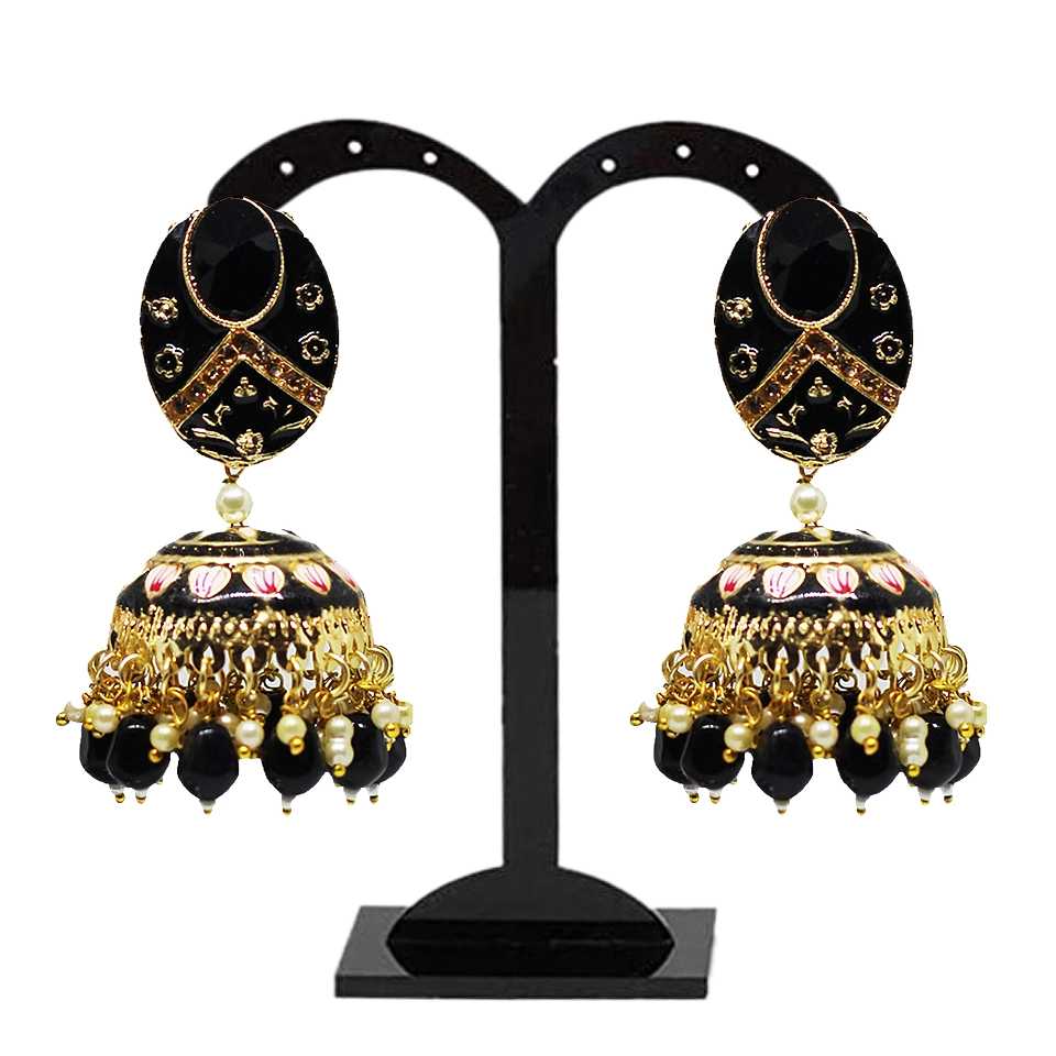 Viciniti : Rainvas Black and silver mirror triangular studs earrings for  women
